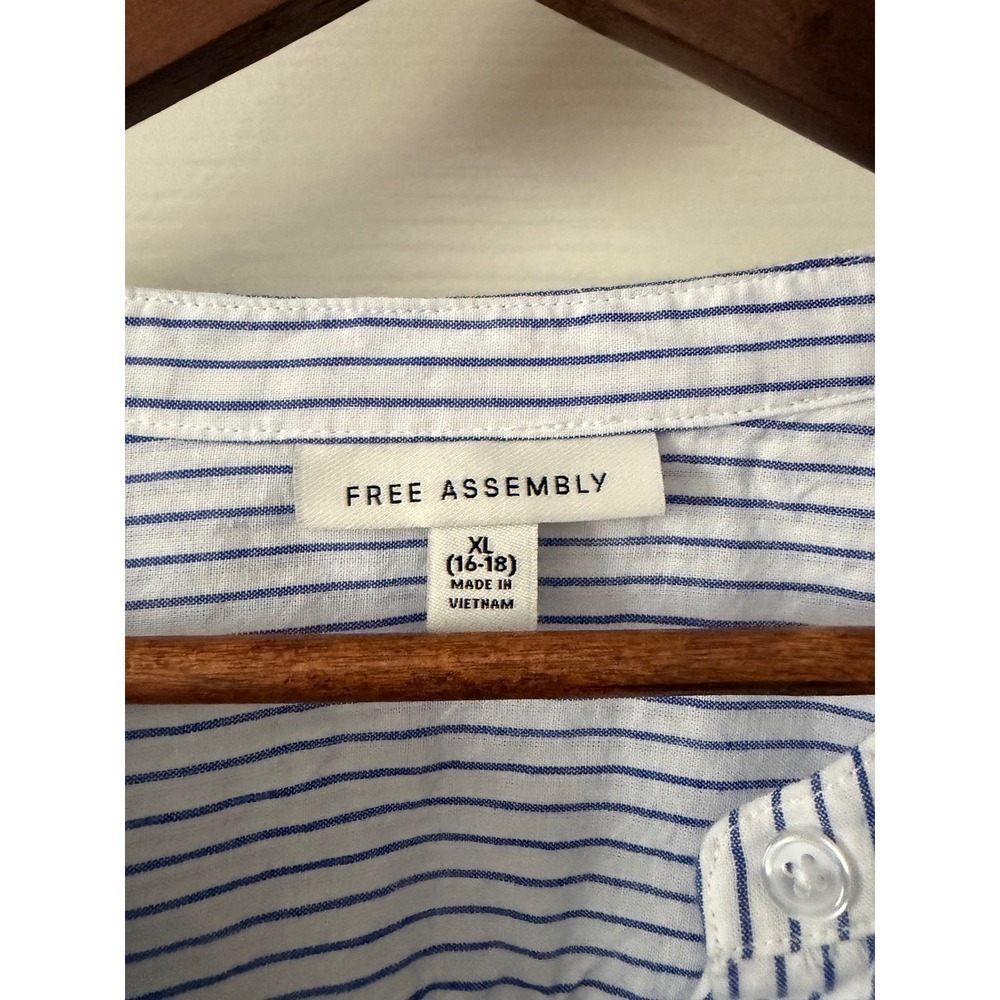 Free Assembly Women XL Blue White Striped Cotton Button Front Blouse - Picture 2 of 5